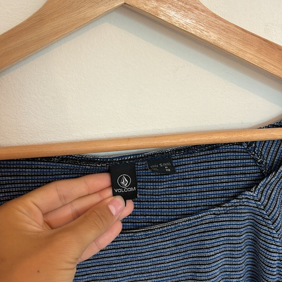 Volcom Long Sleeve Striped Blue and Black Ruffle Top - Picture 5 of 7